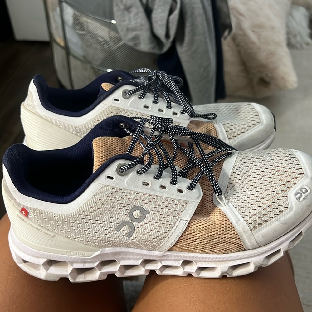 On cloud sneaker